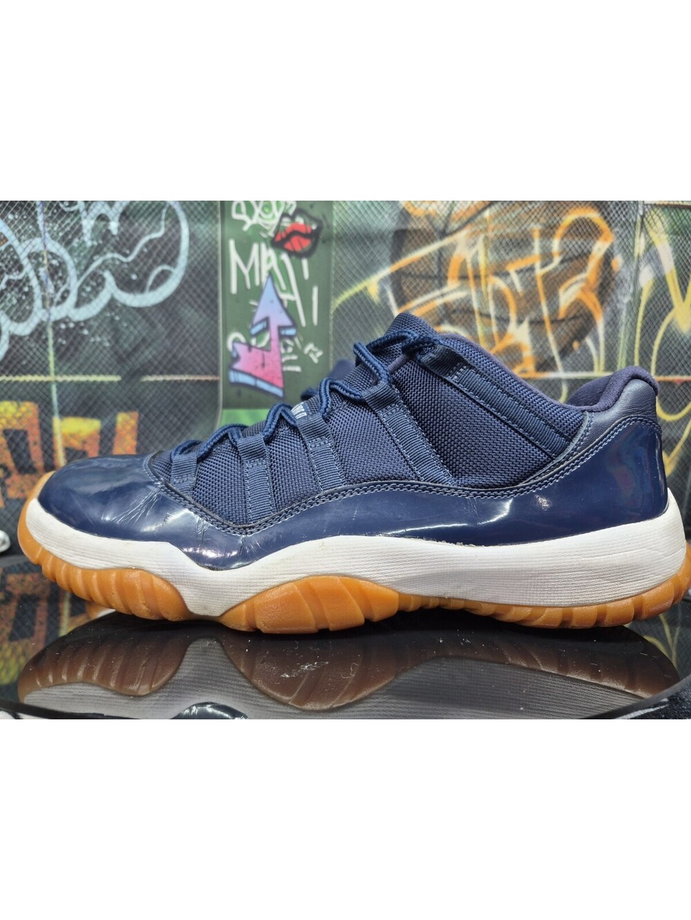 Nike Air Jordan 11 Low Midnight Navy Gum Mens Size 11 US Sneakers 528895-405